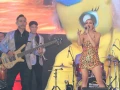 Todos bailamos con la música de Montserrat Fernández