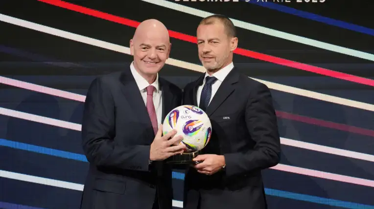Los presidentes de la FIFA, Gianni Infantino, y de la UEFA, Aleksander Ceferin.