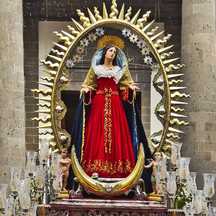 Los altares de Dolores del Barrio de Santiago: memoria viva