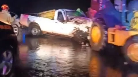 FOTO Fuerte choque contra una retroexcavadora en el periférico de Valladolid