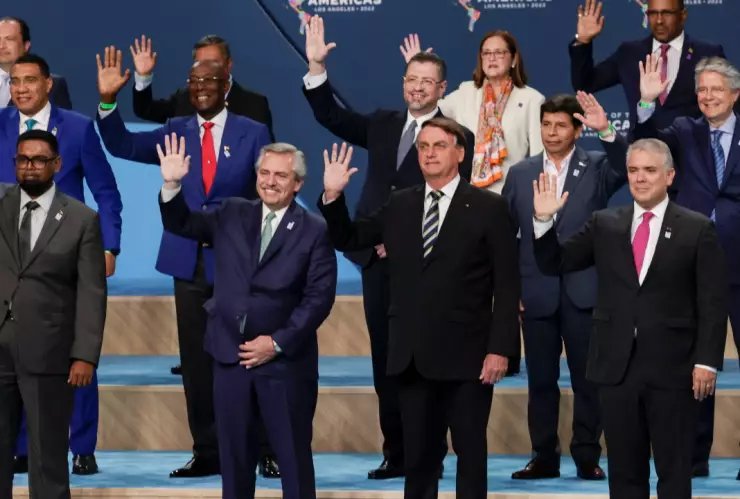 gobiernos izquierda derecha america latina