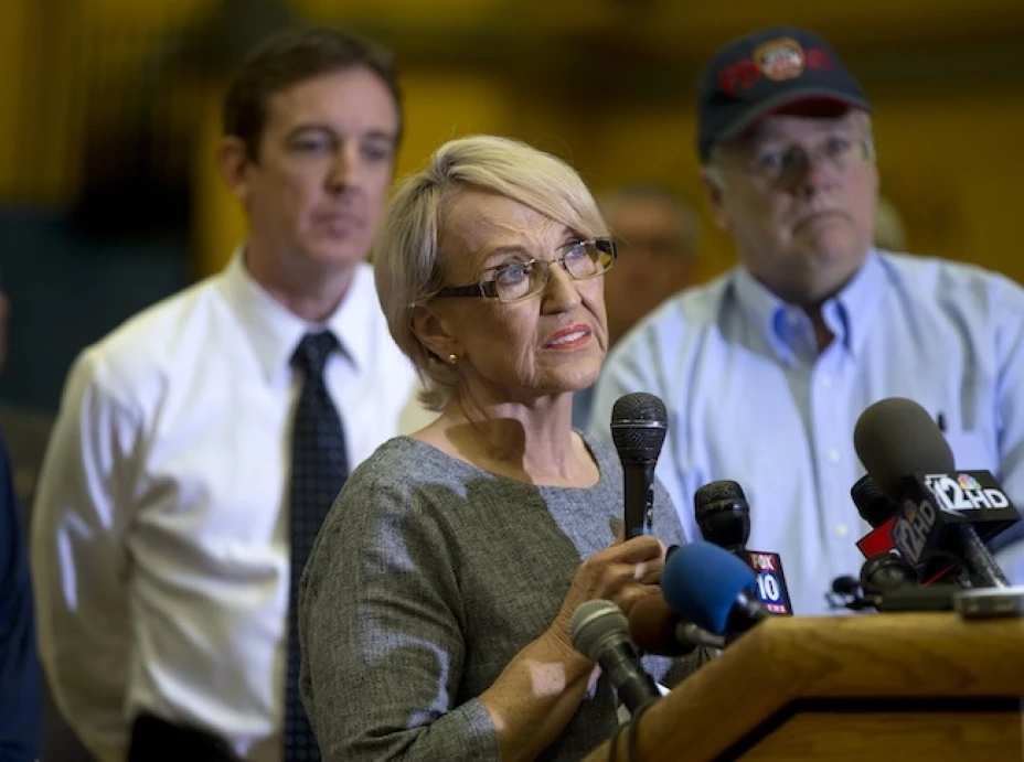 La gobernadora de Arizona, Jan Brewer