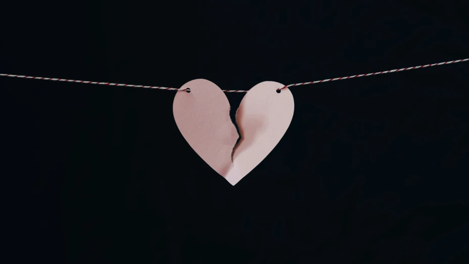 ¿Qué son los anillos de divorcio y desde cuándo se popularizaron?