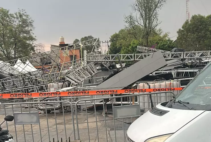 caida escenario estructura alcaldia gustavo a. madero.jpg