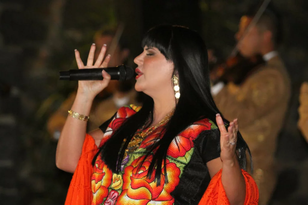 Alejandra Ávalos