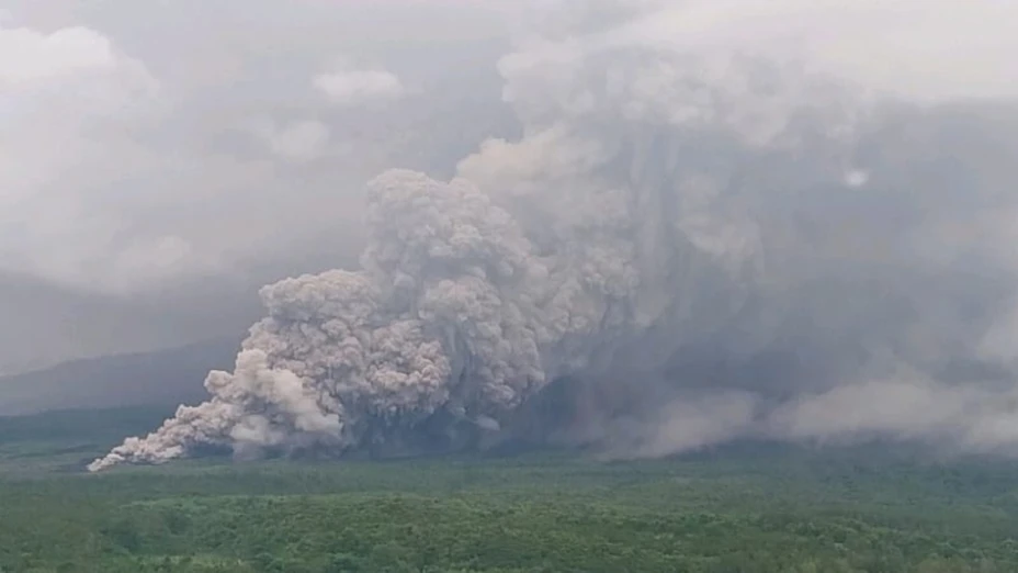 INDONESIA VOLCAN