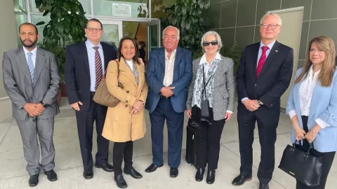 Raquel Serur y la embajada de México en Ecuador