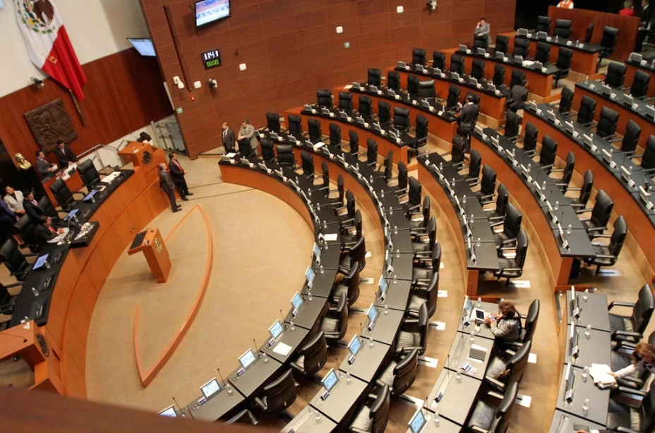 Los senadores aprobaron la iniciativa en lo general con 97 votos a favor, 8 en contra y 7 abstenciones.