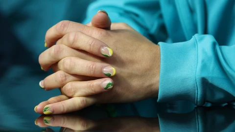 es verdad que tronarse los dedos de las manos es malo -1.jpg