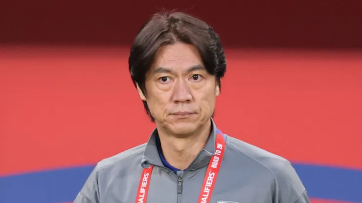 Hong Myung-bom entrenador de Corea del sur