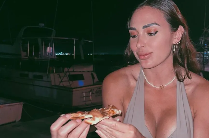 Macky comiendo.jpg