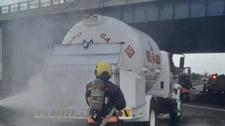 Cierre parcial de la autopista México-Puebla hoy 29 de octubre de 2024 por fuga