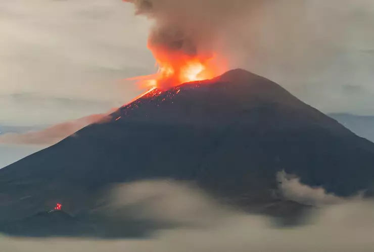 Volcan popocatépetl México 2025.jpg