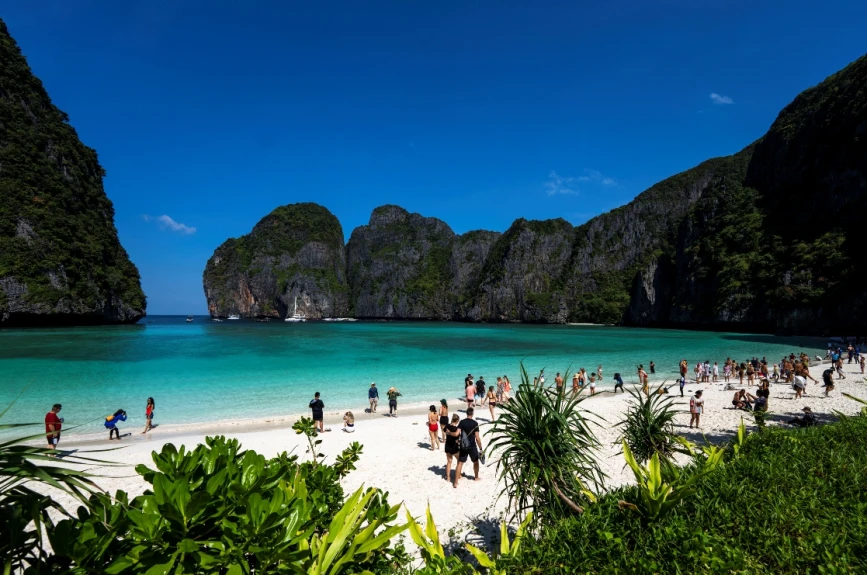 Solo se puede llegar a la playa Maya Bay en barco.