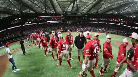 Diablos Rojos del México vencen a Tigres y avanzan en playoffs