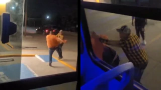 Chofer golpea a pasajero.