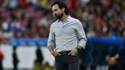 Gerardo Espinoza es despedido de Chivas.