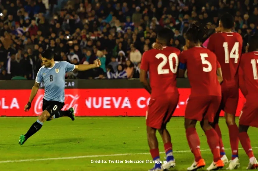 12 Luis Suarez.jpg