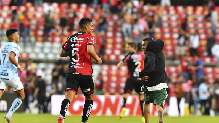 Pelea Gallos Blancos Atlas jornada 9 Liga MX
