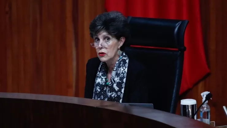 Janine Otálora del Tribunal electoral en sesión