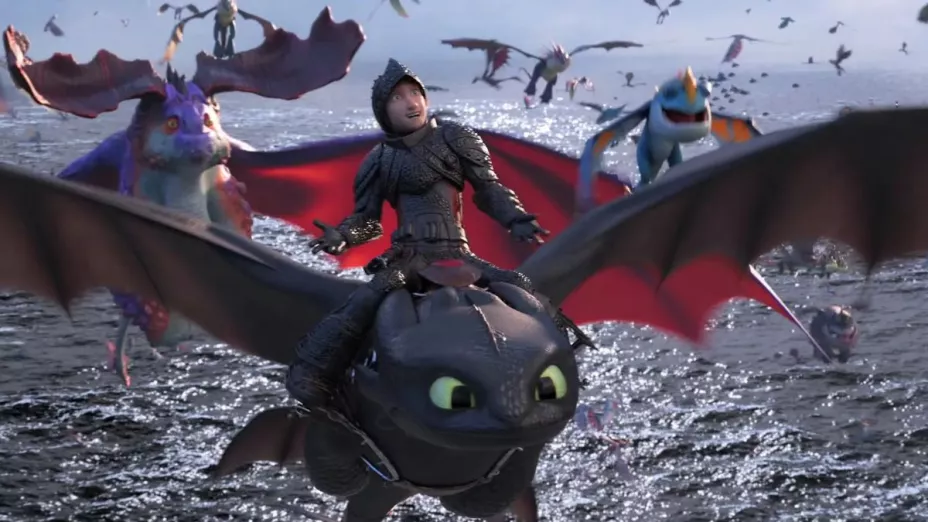 Un detalle sutil pero significativo: Hipo, el protagonista, es zurdo. Esta característica se refleja en su forma de escribir y manejar herramientas, aportando autenticidad al personaje.