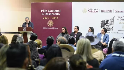 SRE destaca modelo para abordar la migración a Estados Unidos