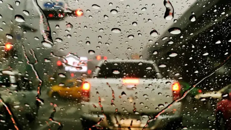 La temporada de lluvias en Tijuana tiene un impacto en la vialidad pública.