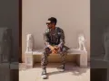 Usher sentado.jpg