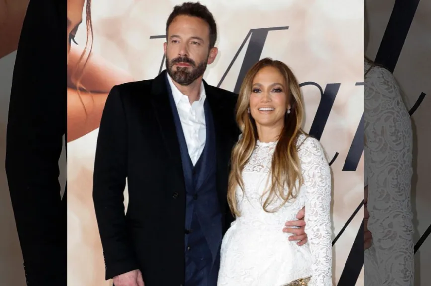 JLO y Ben en alfombra.jpg