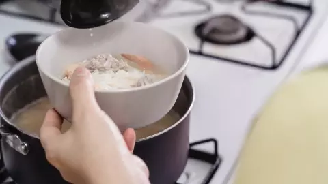 Cocinar con ollas de tapa