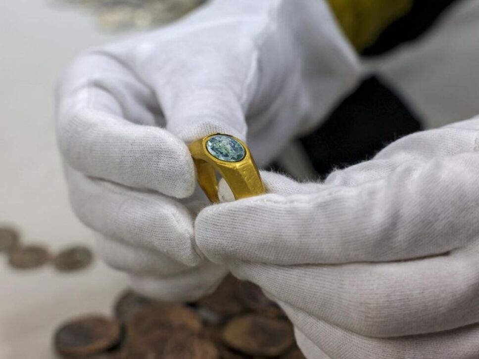 Tesoro anillo cristiano 2.jpg