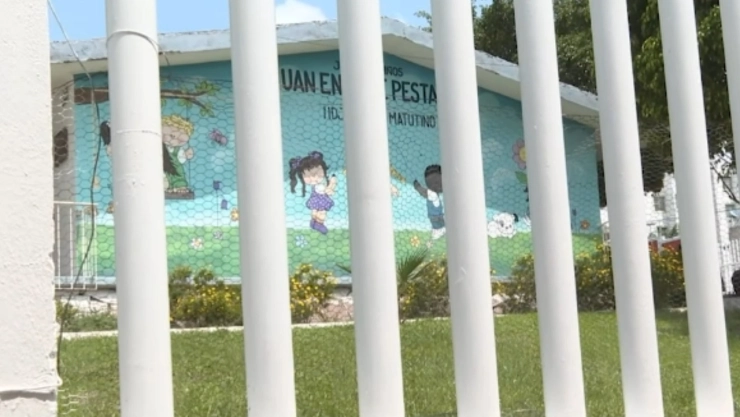 Fachada del kínder “Juan Enrique Pestalozzi” en donde se cometió el presunto abuso sexual en León, Guanajuato