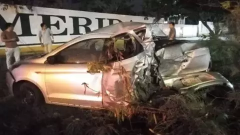 se registra aparatoso accidente en la merida valladolid
