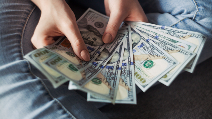 Lluvia de billetes por asalto en Argentina