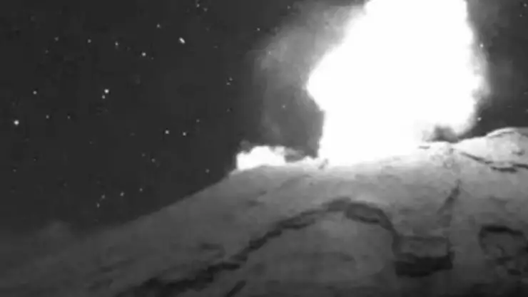 Captan en VIDEO a presuntos OVNIS sobre el Volcán Popocatépetl