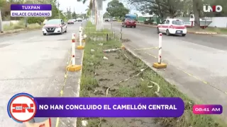 La estructura inacabada ya luce deteriorada y ha sido señalizada de forma improvisada por los ciudadanos