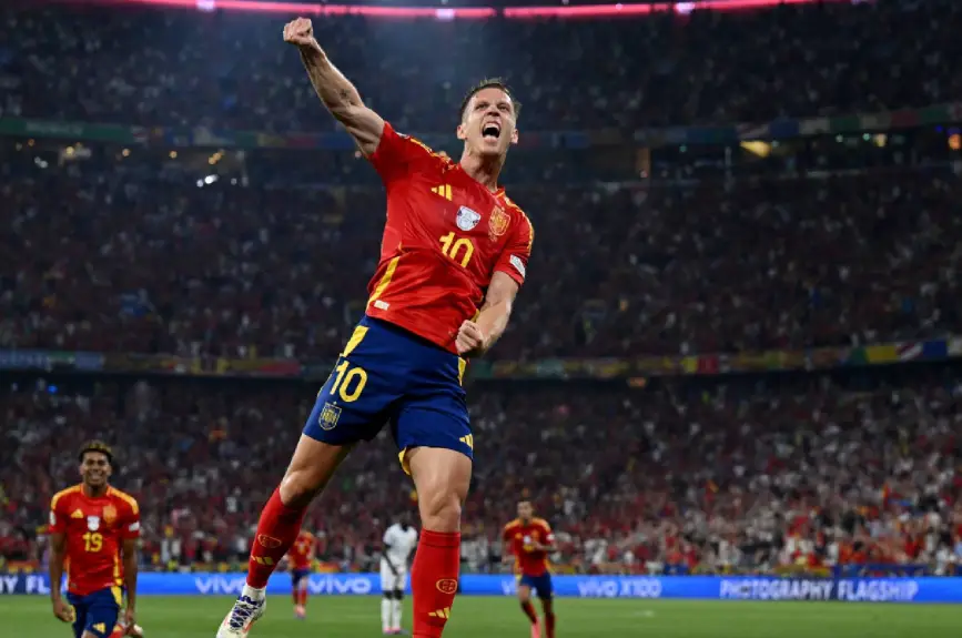 Festejo de Dani Olmo.jpg