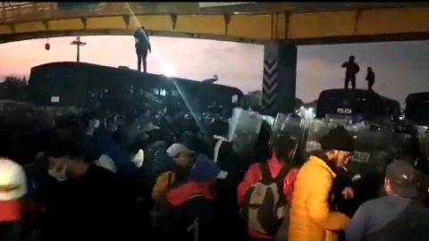 caravana migrante policias mexico puebla