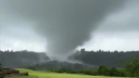 VIDEO: Tornado impacta en localidad de Quesería en Colima