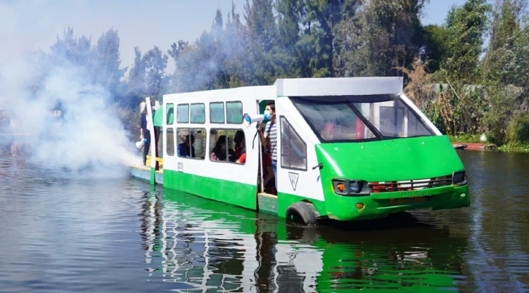 trajinera_microbus.jpg