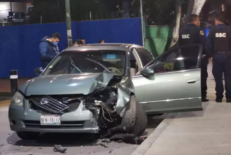 CHOQUE BOLARDOS METROBÚS.jpeg