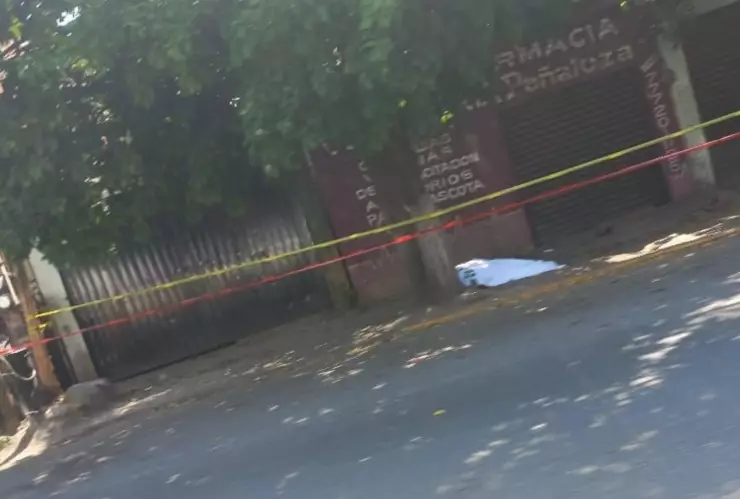 Muere persona tras ser atropellada en Temixco.