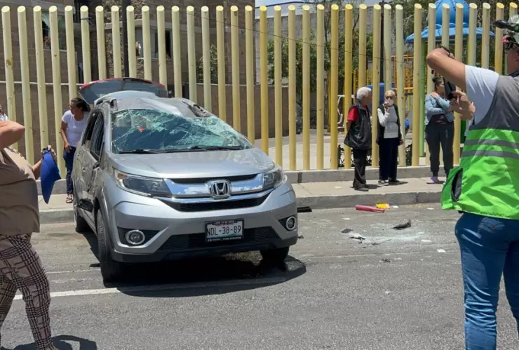 Volcadura de una camioneta deja 3 heridos en la Cuauhtémoc