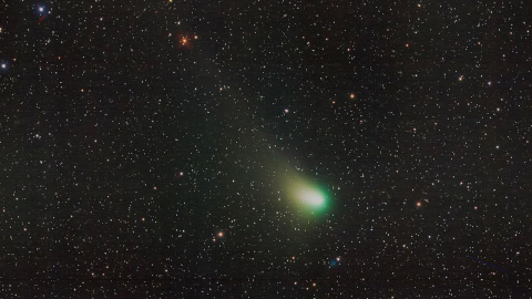 Fotógrafo mexicano capta el paso de la cometa verde por México