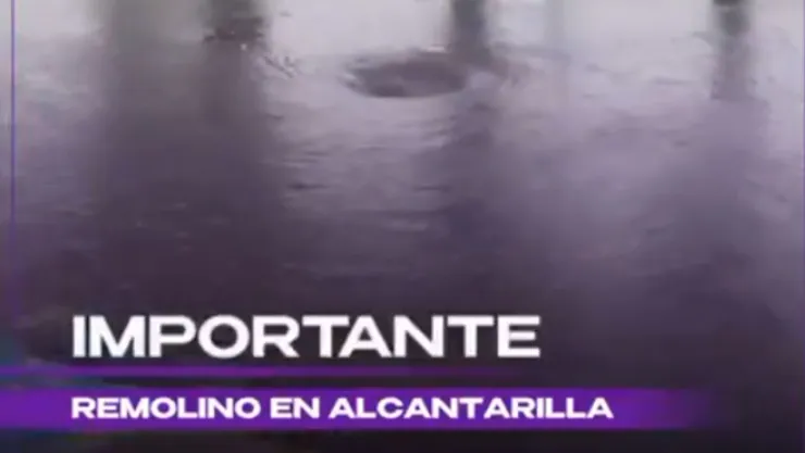 DRAMÁTICO VIDEO | Fuerte lluvia en Guadalajara provoca un remolino en plena avenida López Mateos