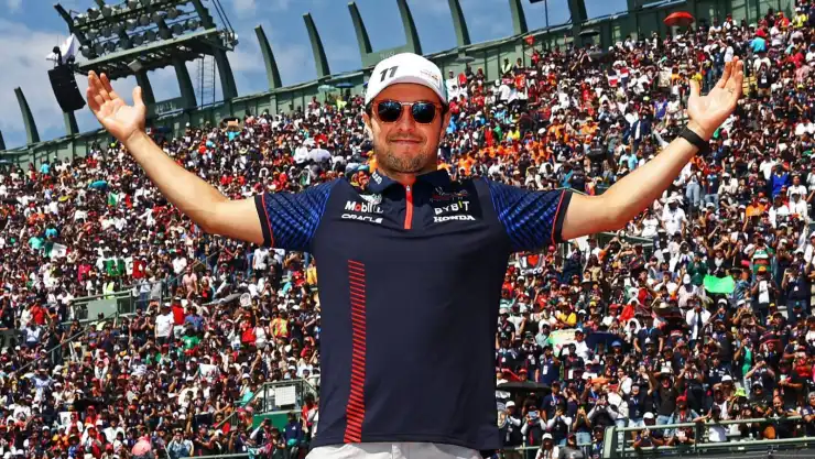 ¿Nuevos planes? Checo Pérez podría renovar contrato con Red Bull Racing