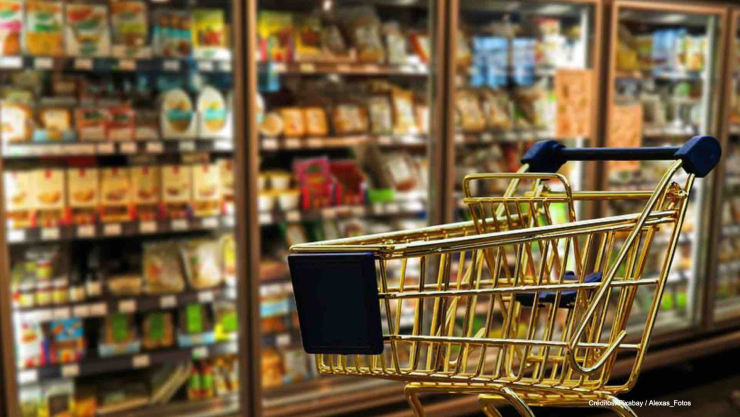 pareja nazi acude supermercado agreden .jpg