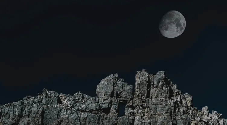 ¿Qué es el regolito lunar y por qué es un tema de interés para la NASA?