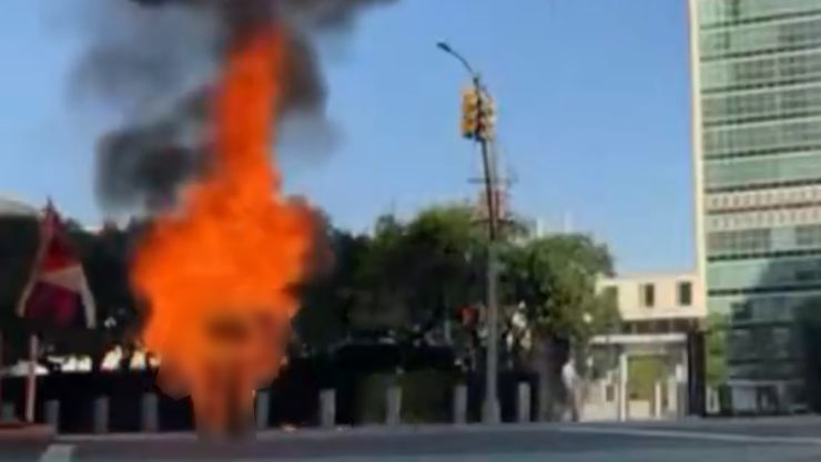 Hombre se prende fuego en sede de la ONU en NY