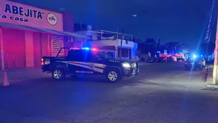 VIDEO_ Árbol cayó sobre un ciclista y le provocó algunas lesiones hoy 1 de enero de 2025